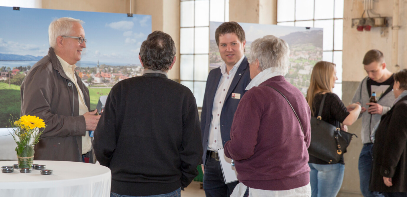 Unsere Bewohner nutzen mittels der Allthings-App die digitalen Vorteile, die wir in den Wohnanlagen Weberbeck, St. Gebhardstraße (beide Bregenz) und Bäumlequartier am See (Lochau) anbieten. Unsere Bewohner nutzen mittels der Allthings-App die digitalen Vorteile, die wir in den Wohnanlagen Weberbeck, St. Gebhardstraße (beide Bregenz) und Bäumlequartier am See (Lochau) anbieten.